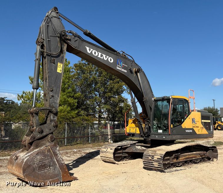 2020 Volvo EC300EL excavator - ED5012