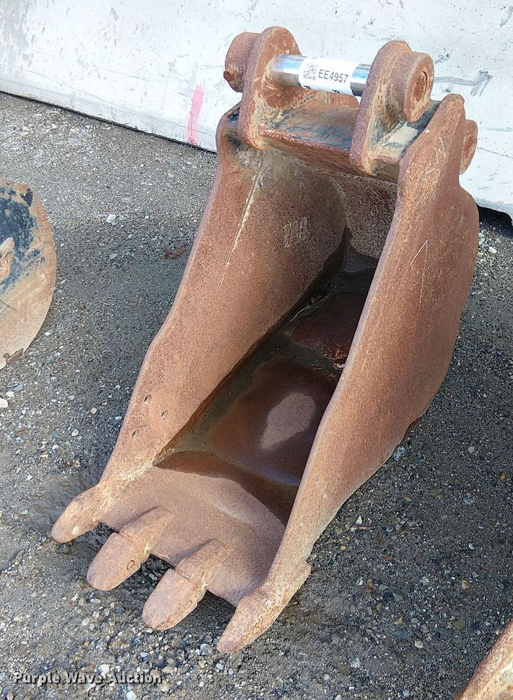 15" W bucket - EE4957