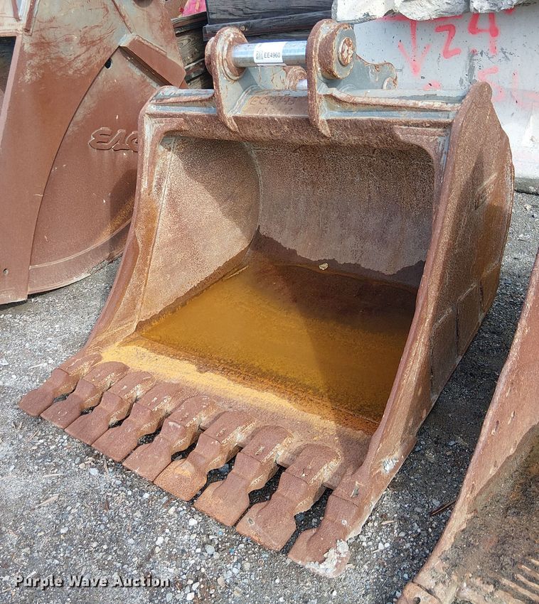 Volvo 44" W bucket - EE4960