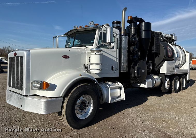 2013 Peterbilt 367 vacuum truck - EG1736