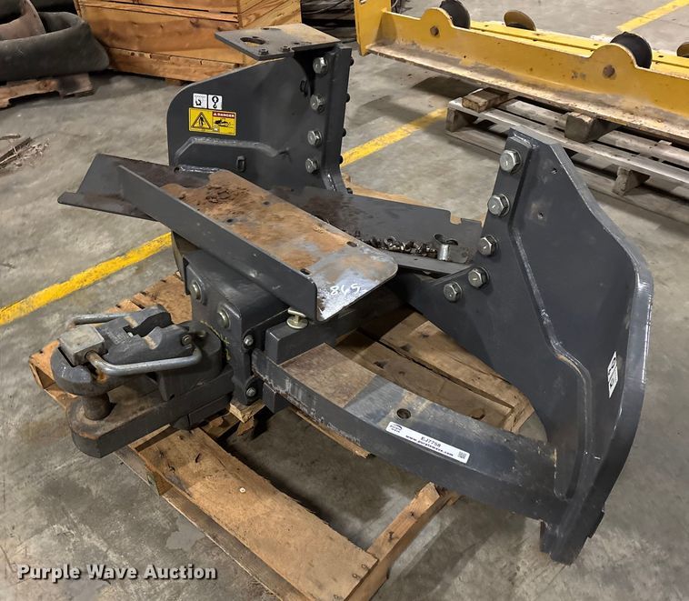 Tractor hitch - EJ7758