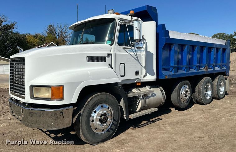 1992 Mack CH613 dump truck - EL0001