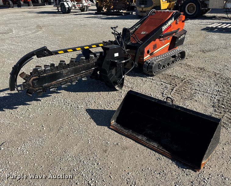 2005 Ditch Witch SK500 compact utility loader - ER0239