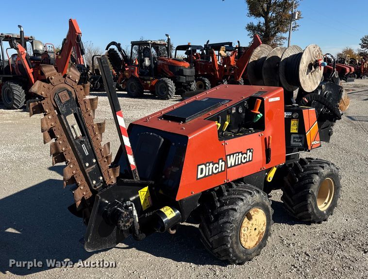 2017 Ditch Witch 410SX trencher - ER0241