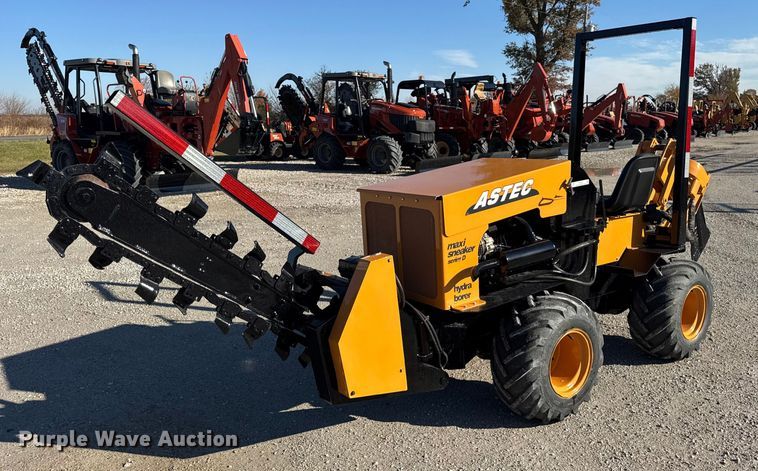 2007 Astec Maxi- Sneaker Series D trencher - ER0243