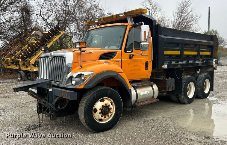 2010 International WorkStar dump truck - ET6672