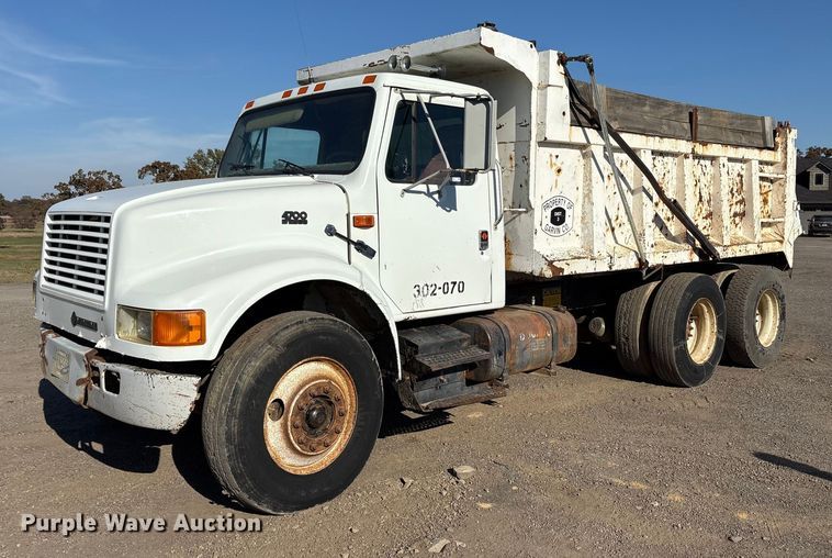 1991 International F-4900 dump truck - ET7245