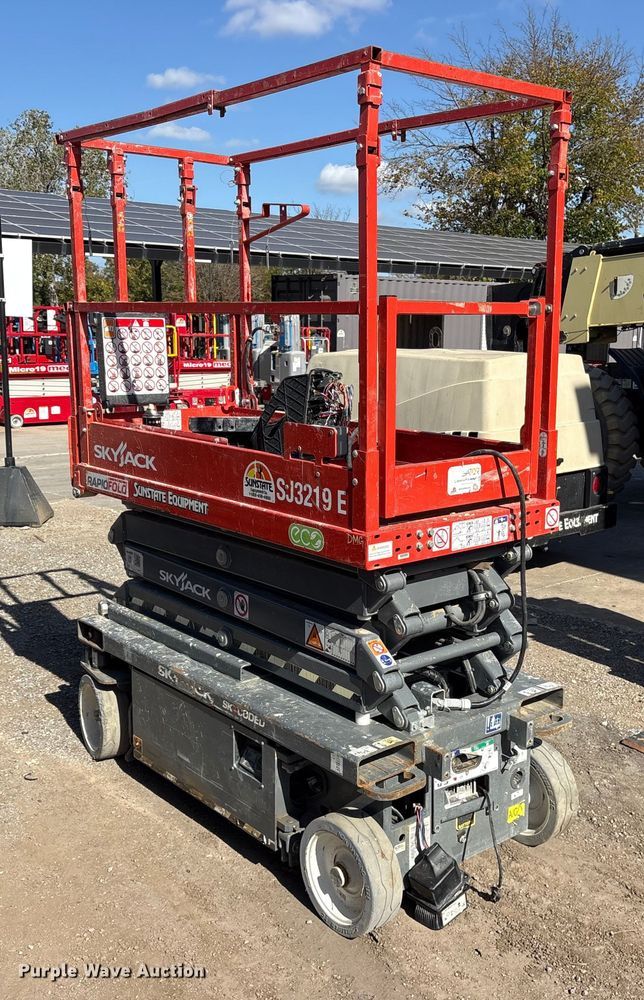 SkyJack SJ3219E scissor lift - ET7299