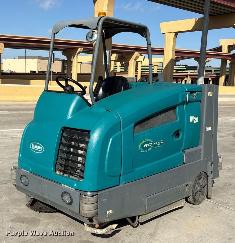 Tennant M20 Sweeper-scrubber. - ET7307