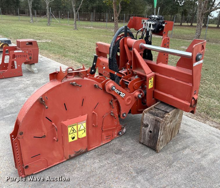 2017 Ditch Witch MT12 compact utility loader rock saw - EU7072