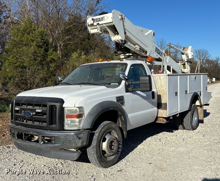 2010 Ford F550 Super Duty bucket truck - EV3281