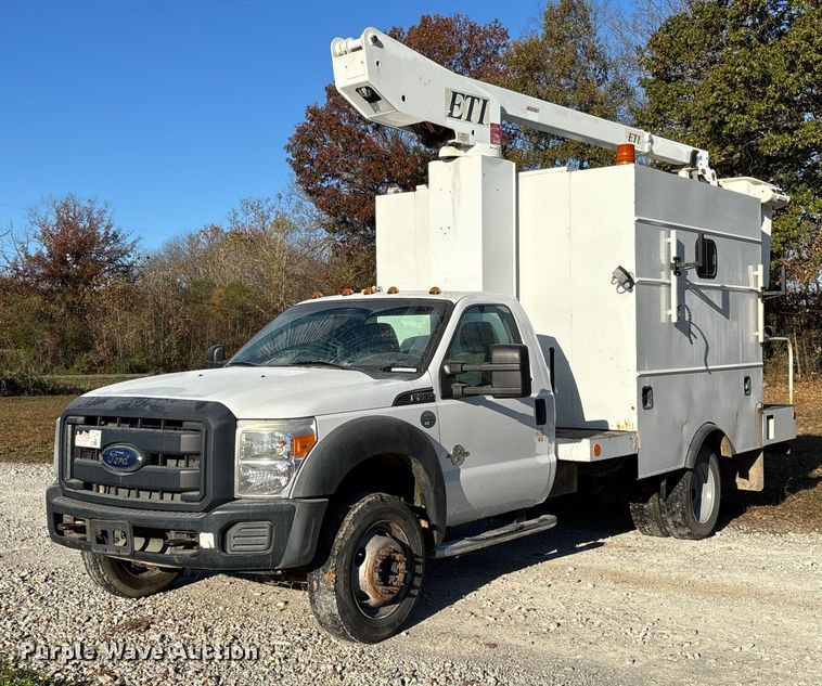2014 Ford F550 XL Super Duty bucket truck - EV3284
