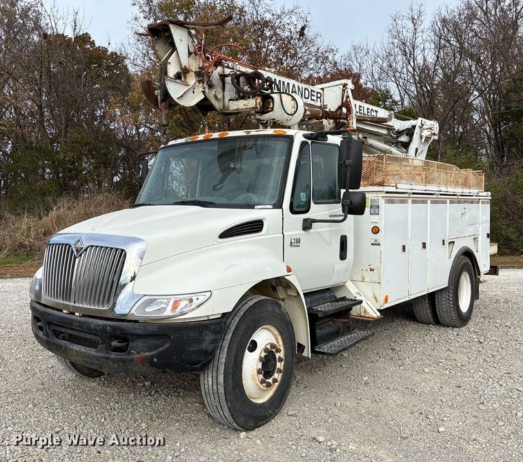 2003 International 4300 digger derrick truck - EV3296