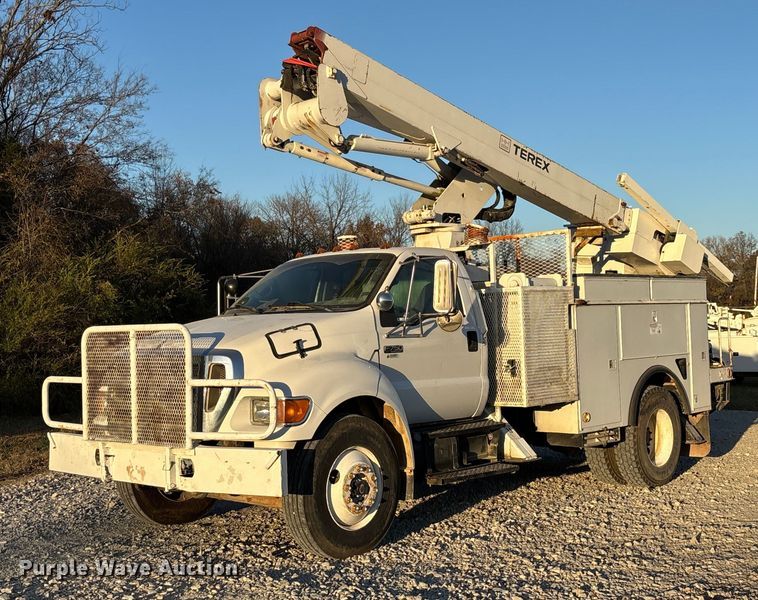 2007 Ford F750 Super Duty bucket truck - EV3297