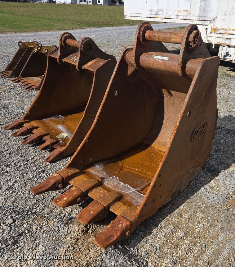 (2) excavator buckets - EV4413