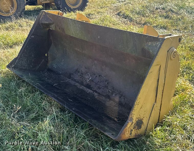 96" W wheel loader bucket - FK0595