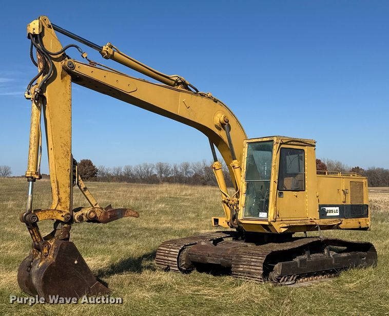 1981 Caterpillar 225 LC excavator - FK0598
