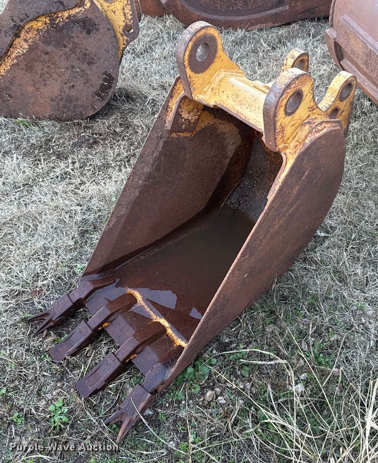 Backhoe bucket - HI9358