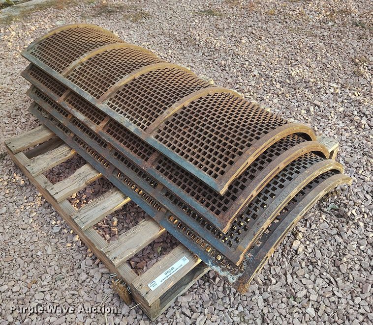 Mobark 1300A (4) 1/2" square screens - IH9344