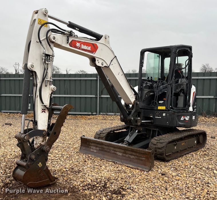 2022 Bobcat E42 mini excavator - YA1543