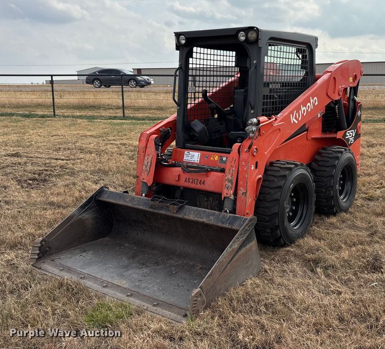 2021 Kubota SSV75 skid steer loader - DU6500