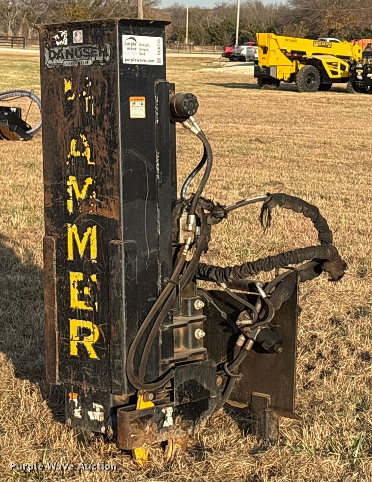 Canister SM40 skid steer post driver - DU6516