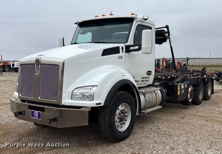 2017 Kenworth T880 roll-off container truck - EA7844