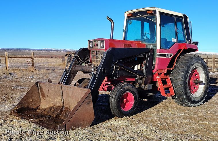 1977 International-Harvester Hydro 186 tractor - DT0778