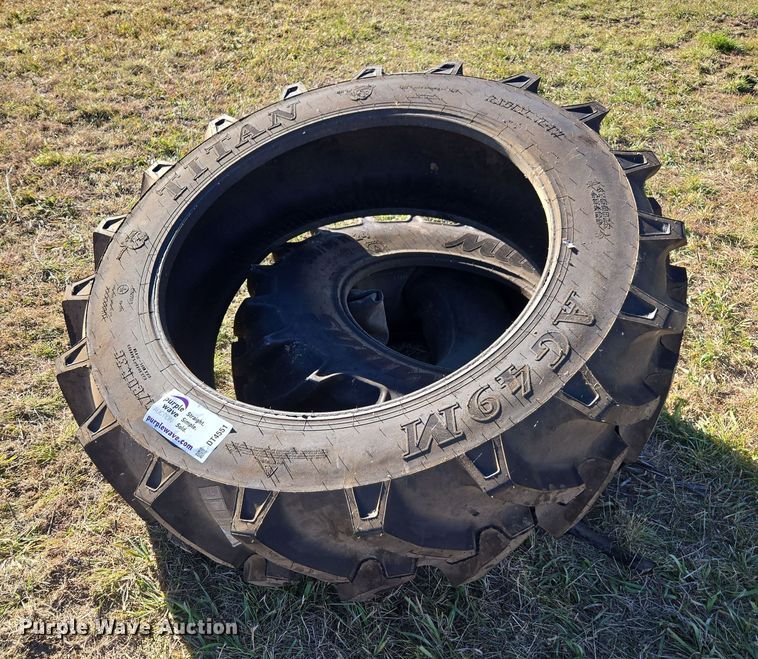 (2) tires - DT4551