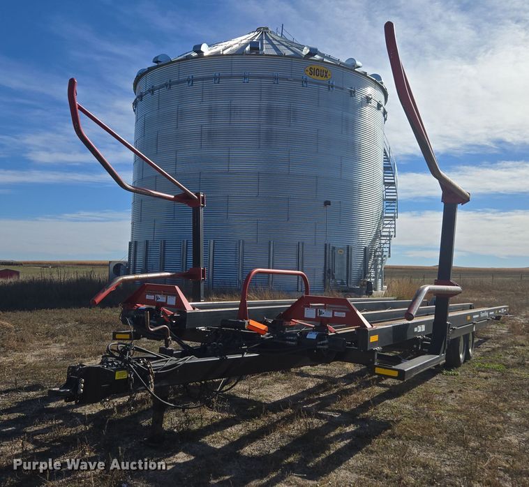 Farm King 2450 bale mover - DT4571