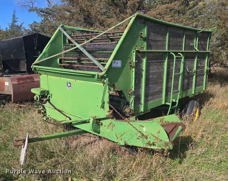 John Deere E0122 silage wagon - DT4576