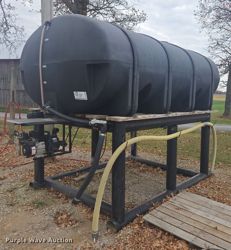 2000 Gallon tank Poly tank - DT4593