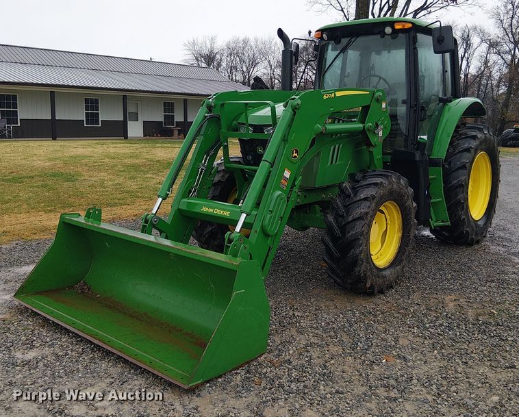 2017 John Deere 6130M MFWD tractor - DT4644