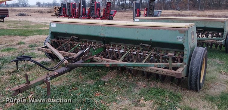 John Deere 8000 grain drill - DT4656