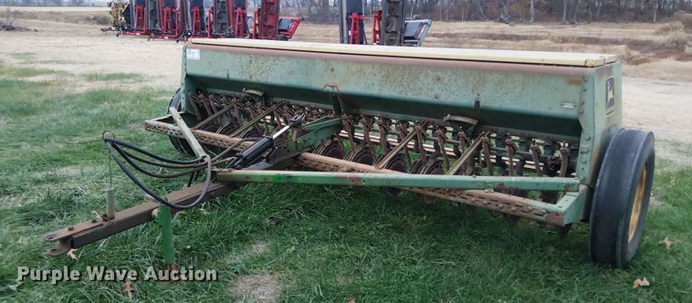 John Deere 8300 grain drill - DT4657