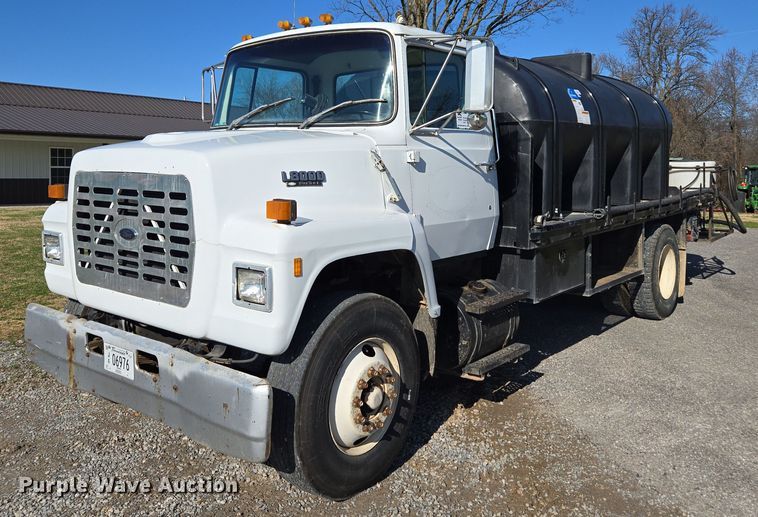 1990 Ford LN8000 water truck - DT4703