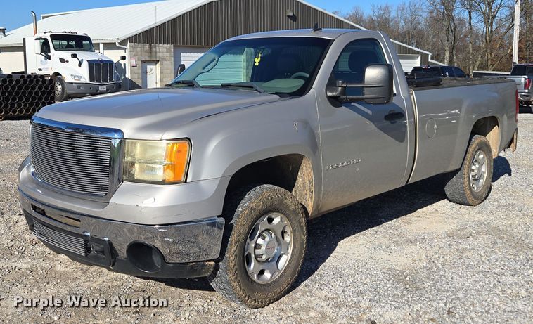 2008 GMC Sierra pickup truck - DT4738
