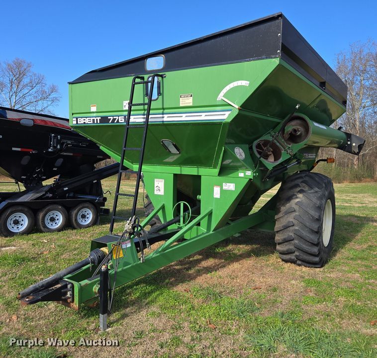 2000 Unverferth Brent 776 grain cart - DU2568