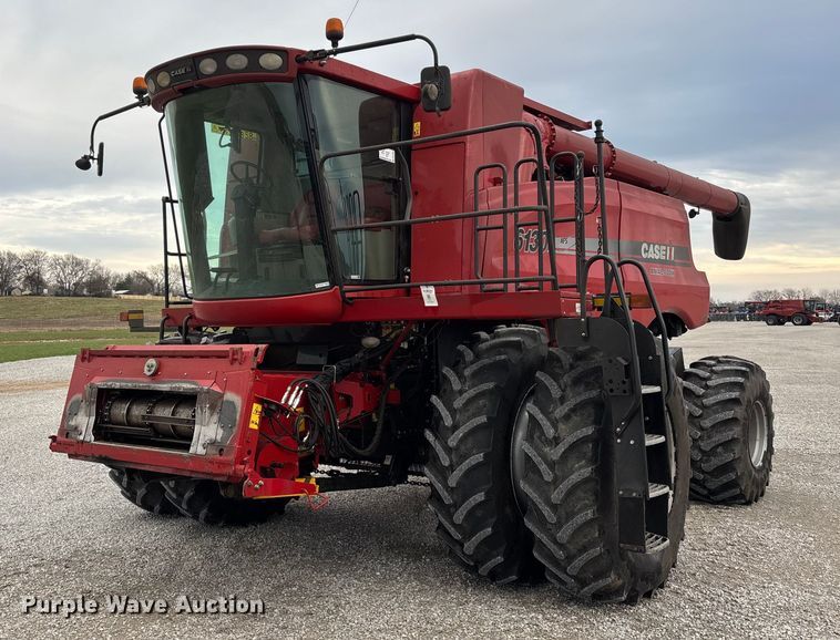 2012 Case IH 6130 RWA combine - DW7323