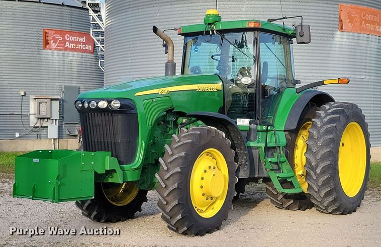 2002 John Deere  8320 MFWD tractor - EA2586