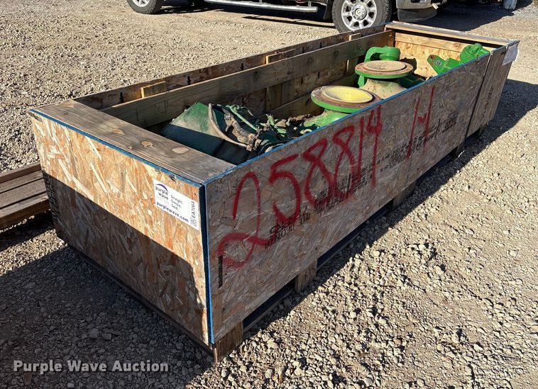 John Deere combine parts - EA7064