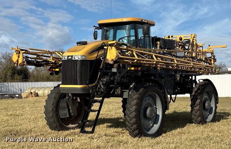2012 Rogator RG900 sprayer - EA7804