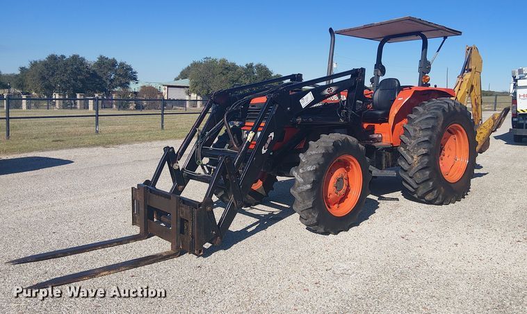 Kubota M9000 MFWD tractor - EE1380