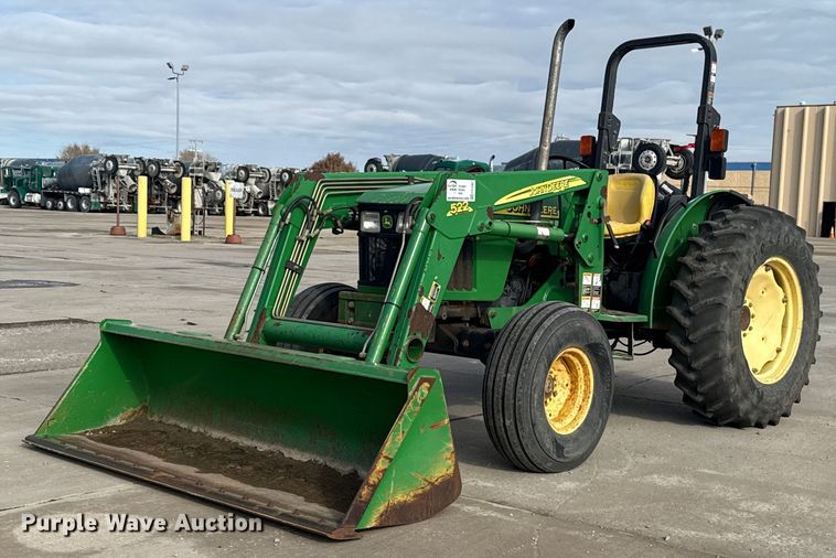 2000 John Deere 5205 tractor - EE3387