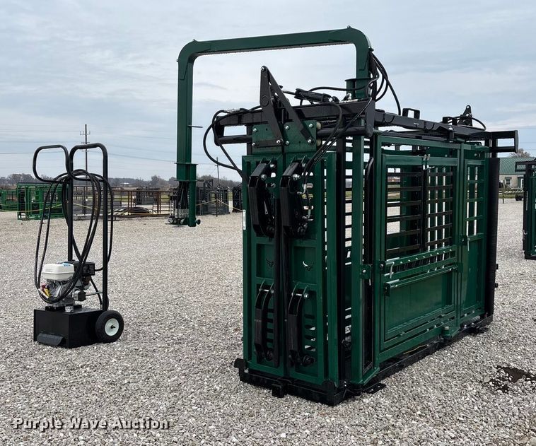 Regal livestock squeeze chute - EN5828