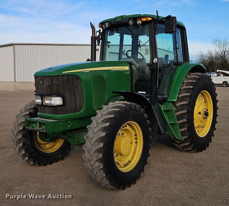 2006 John Deere 7220 MFWD tractor - EO4887