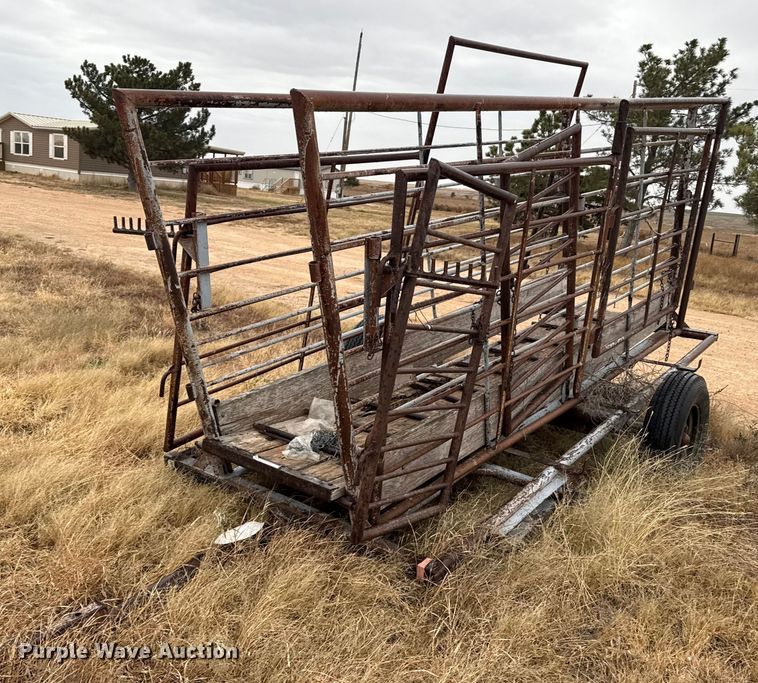 Portable livestock chute - EP0551