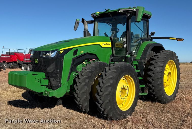 2021 John Deere 8R 370 MFWD tractor - EP2528