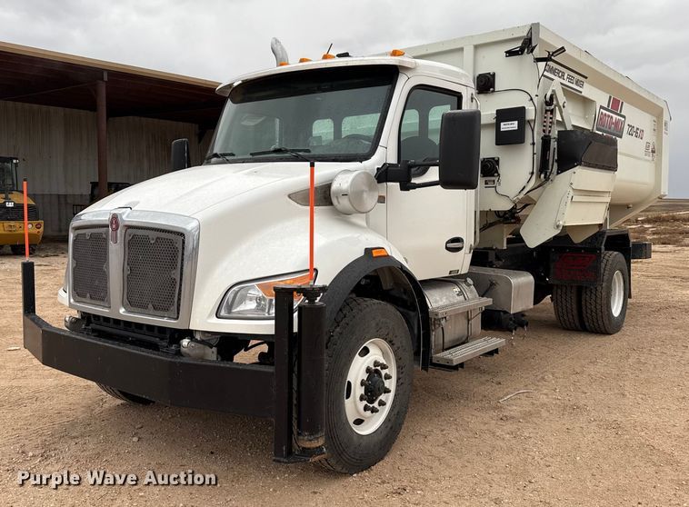 2024 Kenworth T480 feed mixer truck - EP2579