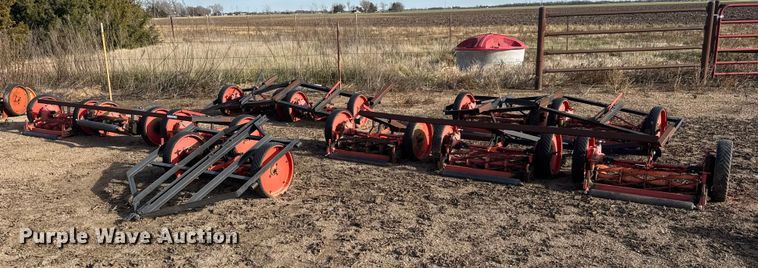 (11) Worthington reel mower gangs - ET4055